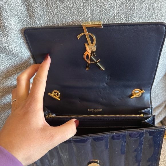 YSL Vicky patent wallet on chain - Picture 3 of 4